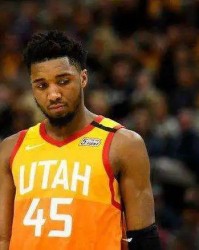  快船双星合砍80分力克爵士  