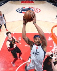  公牛逆转猛龙锁定季后赛  