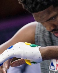  恩比德遭遇左膝韧带撕裂，76人内线告急寻替代  