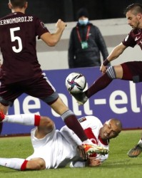  佛罗伦萨租借巴黎弃将成功，法国边锋首秀献绝杀  