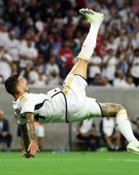  曼联新援安东尼首秀破门技惊四座  