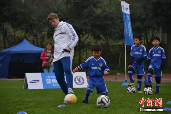  切尔西青训小将横空出世  